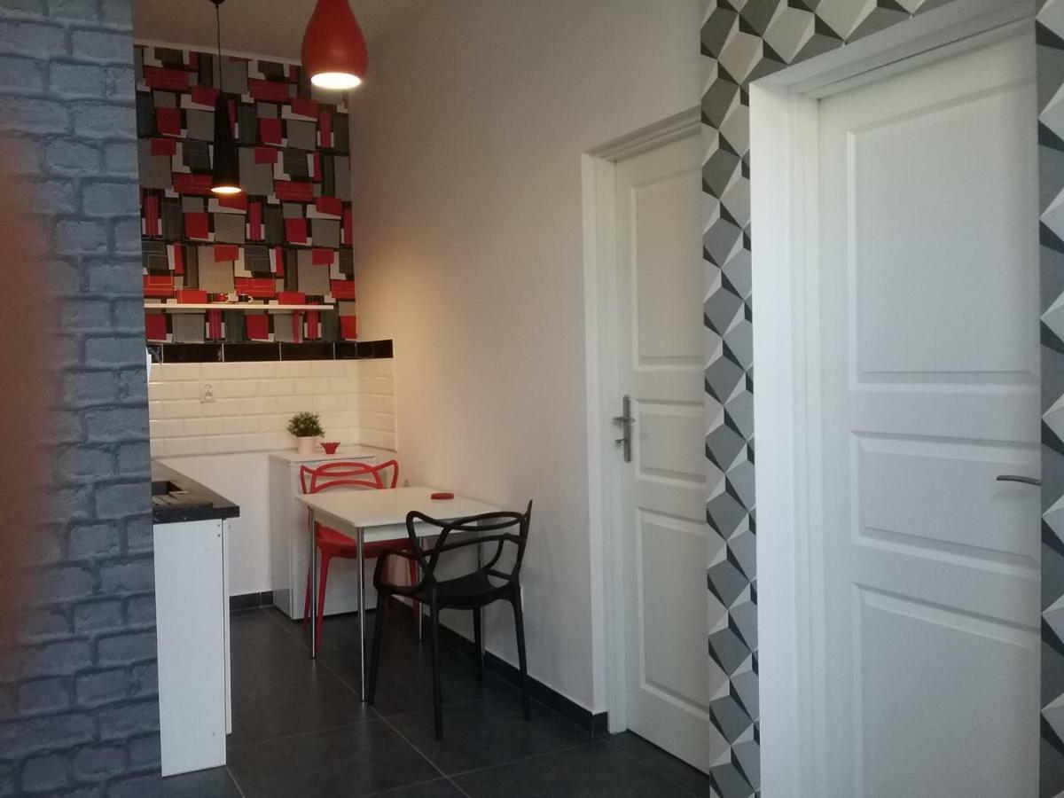 Vintage - Rose Apartment